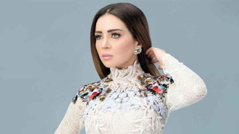 مي عز الدين تُجري عملية جراحية وتُنقل للعناية المركزة