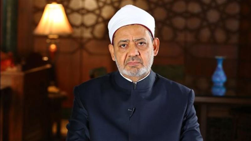 شيخ الأزهر يهنئ الرئيس السيسي والشعب المصري بقرب حلول عيد الفطر المبارك