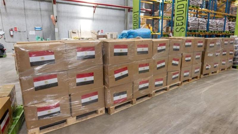 مصر ترسل 1000 طن مساعدات عاجلة إلى لبنان … صور