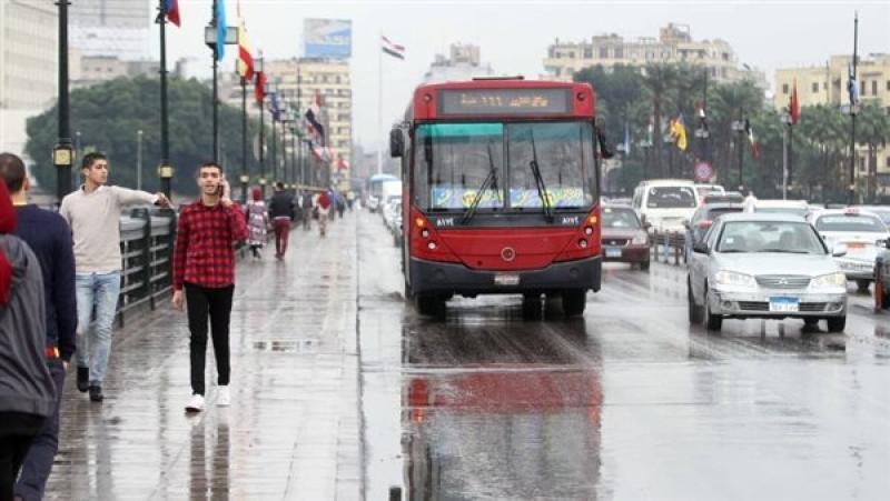 حالة الطقس خلال الساعات المقبلة.. الأرصاد تحذر من ظواهر جوية خطيرة
