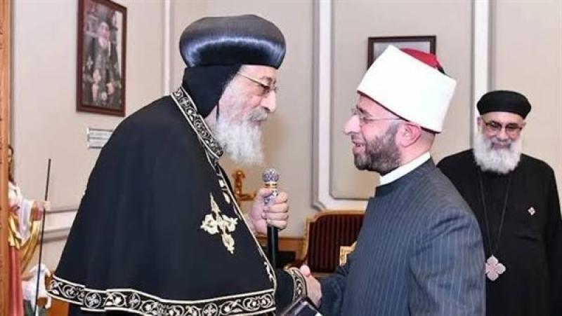 وزير الأوقاف يهنئ البابا تواضروس الثاني والإخوة المسيحيين بعيد القيامة