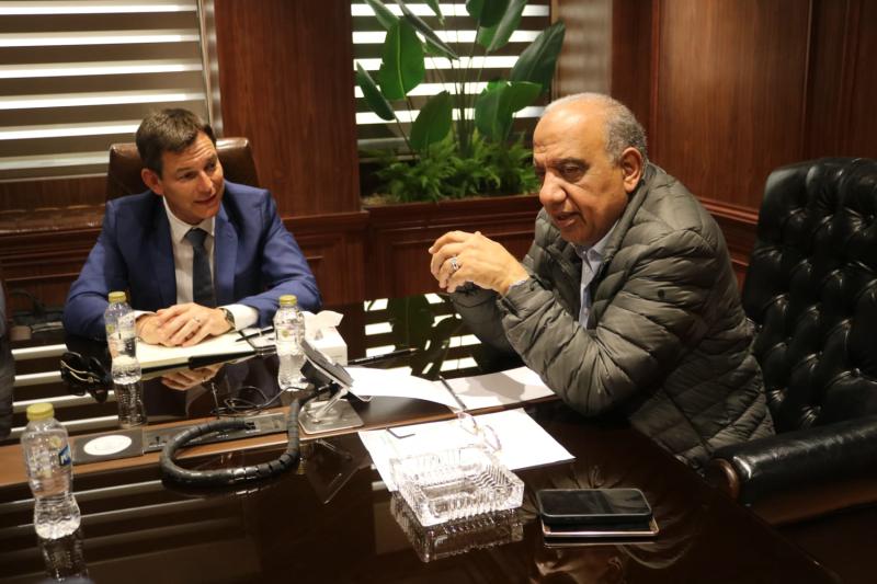 وزير الكهرباء يبحث مع شنايدر إليكتريك التوسع بمبادرة تحسين كفاءة استخدام الطاقة بالمصانع والمستشفيات