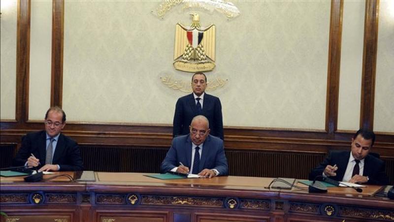 رئيس الوزراء يشهد توقيع بروتوكول اتفاق بين «تحيا مصر» القابضة ووزارتي «الكهرباء» و«المالية»