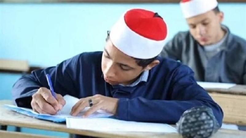 طلاب النقل الثانوي الأزهري يختتمون اليوم امتحانات نهاية العام بالتاريخ والبلاغة