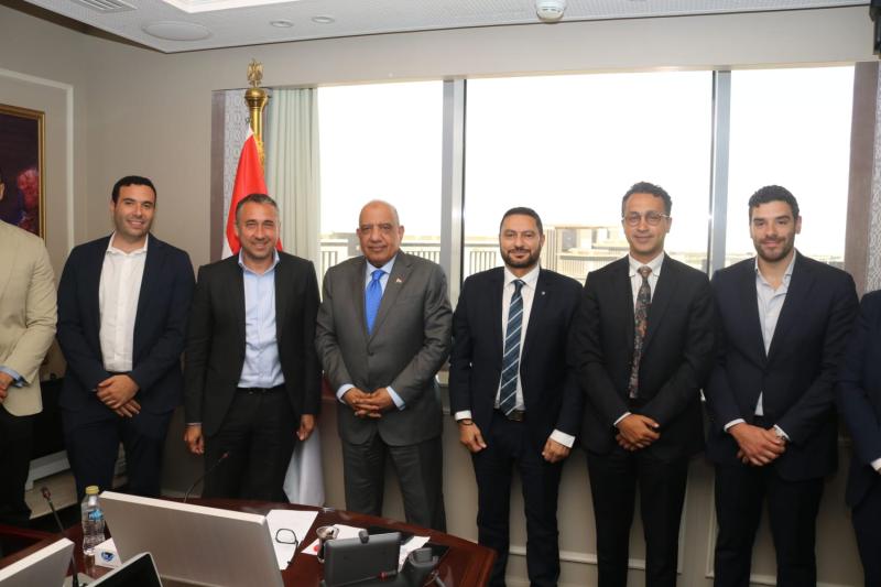 وزير الكهرباء يبحث مع تحالف «جيلا -انترو – سيجنفاي» التعاون بمجالات كفاءة الطاقة المتجددة