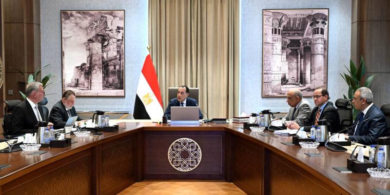 «مفيش تخفيف أحمال».. رئيس الوزراء يوجّه بتأمين احتياطيات مصر من الوقود استعدادًا لصيف 2026