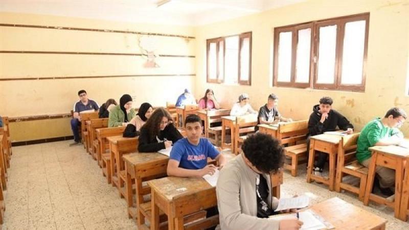 حظر المحمول ومنع الغش.. انطلاق امتحانات آخر العام لصفوف النقل بالمحافظات
