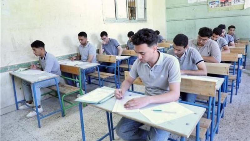 حظر الموبايل بلجان امتحانات الدبلومات الفنية 2026 للطلاب والملاحظين
