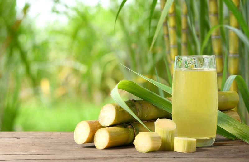 التموين تضبط مواد تُستخدم في غش عصير القصب بعدة محافظات