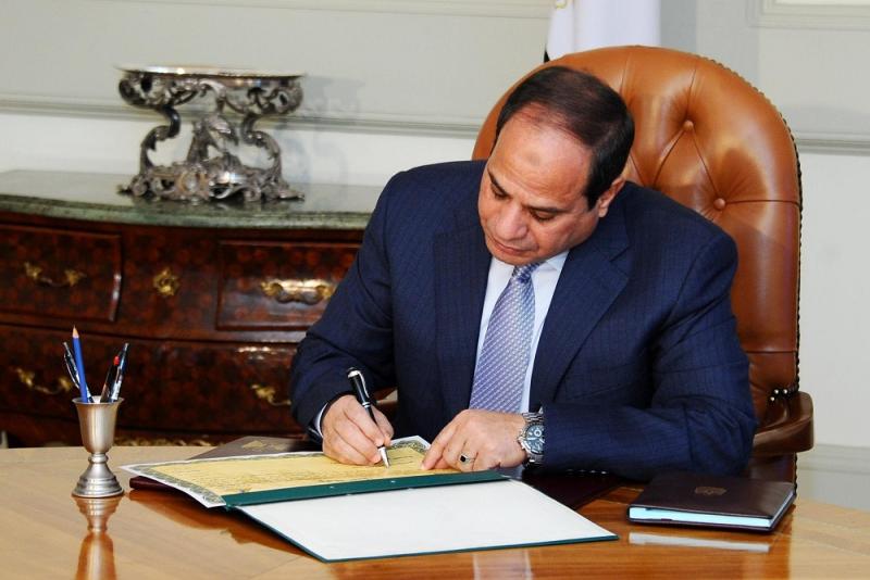 الرئيس السيسي يصدق على تحديد نسبة العلاوة الدورية للمخاطبين بالخدمة المدنية