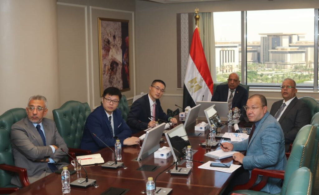 وزير الكهرباء يتابع مع هواوي مستجدات مشروع التصنيع المحلي لبطاريات تخزين الطاقة