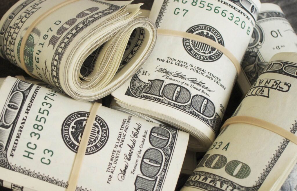 سعر الدولار اليوم الأحد في البنوك المصرية.. تحديث مباشر لسوق الصرف